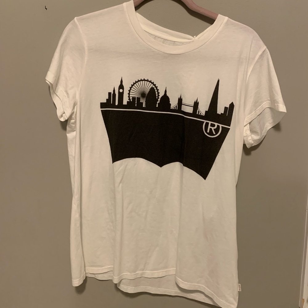 levi’s london T